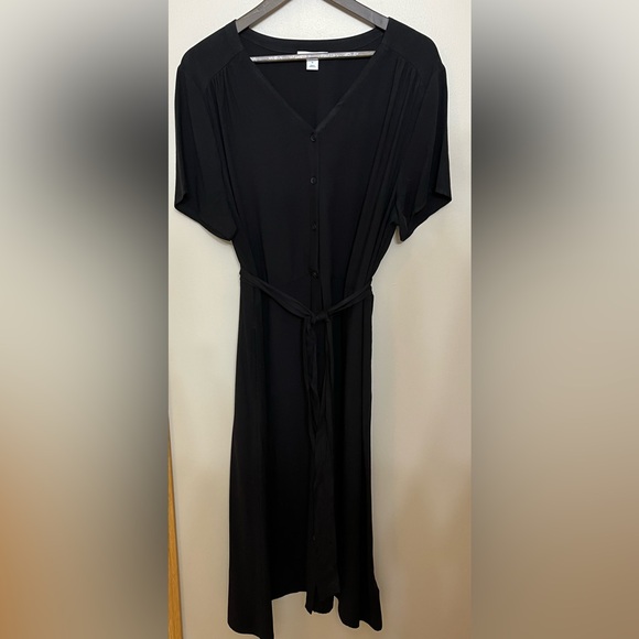 Amazon Essentials Black Dress with Belt - Picture 3 of 4